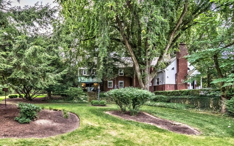 4435 Mount Royal Boulevard Hampton Township Schools Allison Park PA, 15101